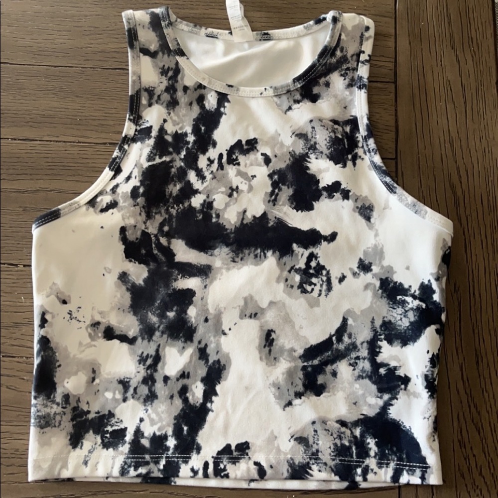Balance collection patterned workout top